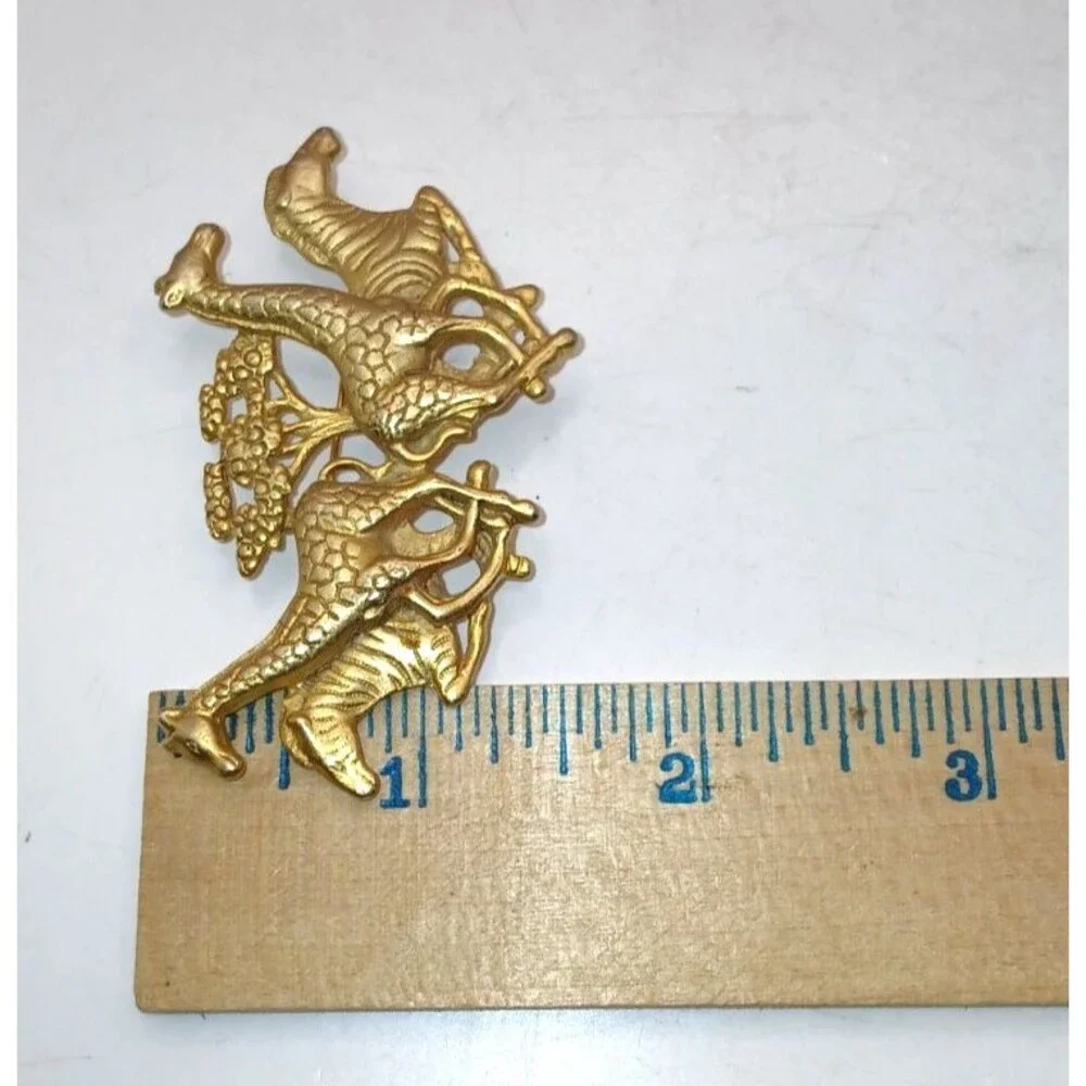 Vintage AJC African Safari Animals Giraffe Zebra Brooch Pin Brushed Gold Tone